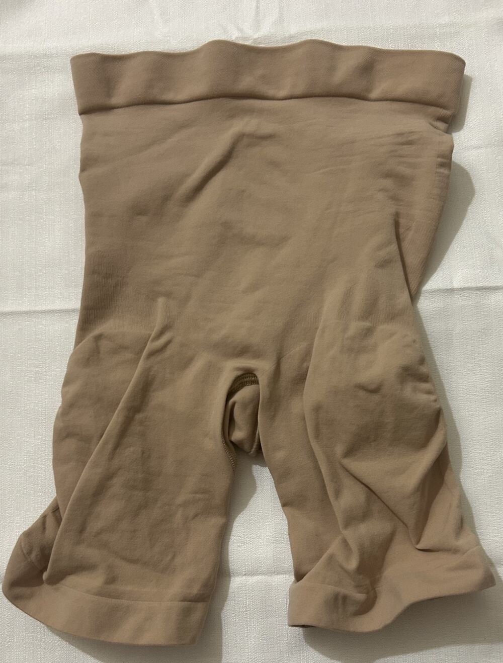 NWOT-Women's Skims Seamless Sculpt Mid-Thigh Shorts-Clay Size Small